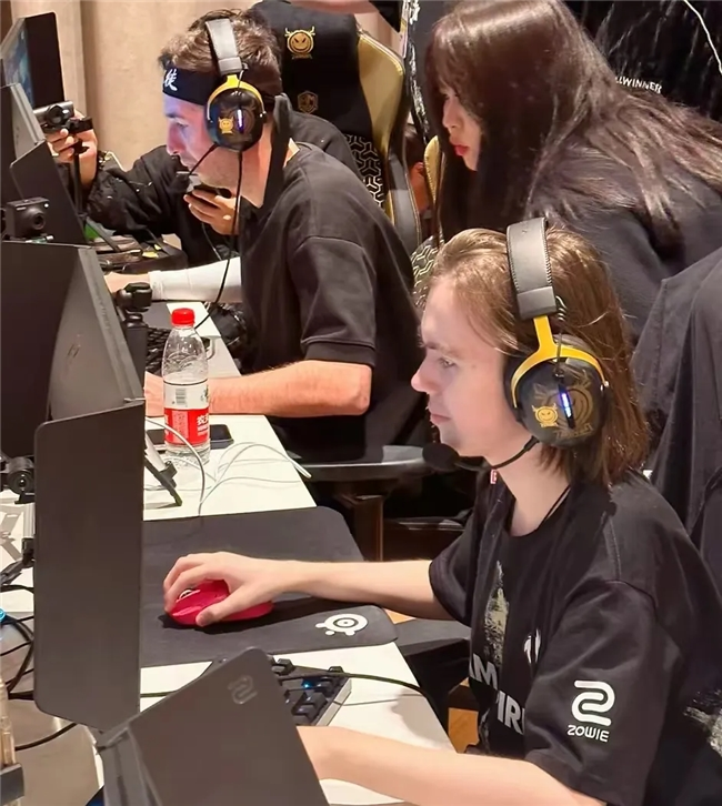 五外拉开与 五外拉开与